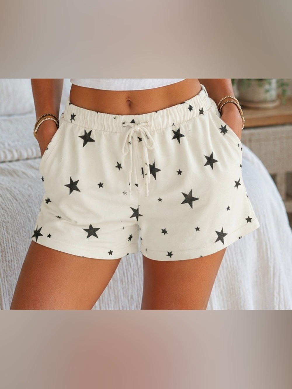 NWOT Heimish Star Print Lounge Shorts Size Large Cream & Black A31